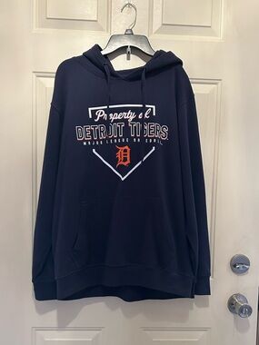 NWTs Stitches Navy Detroit Tigers Logo Pullover Hoodie with Orange Accent